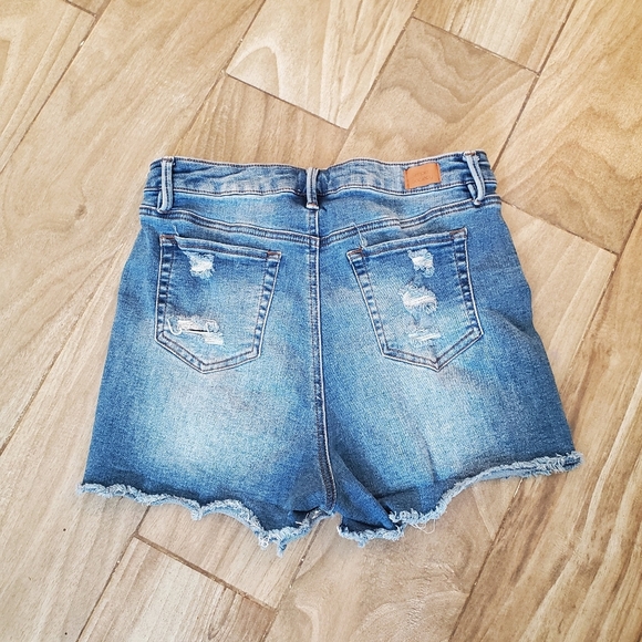 Simple Society Women's Mid-Blue Denim Distressed Shorts Size 28 - Picture 4 of 7